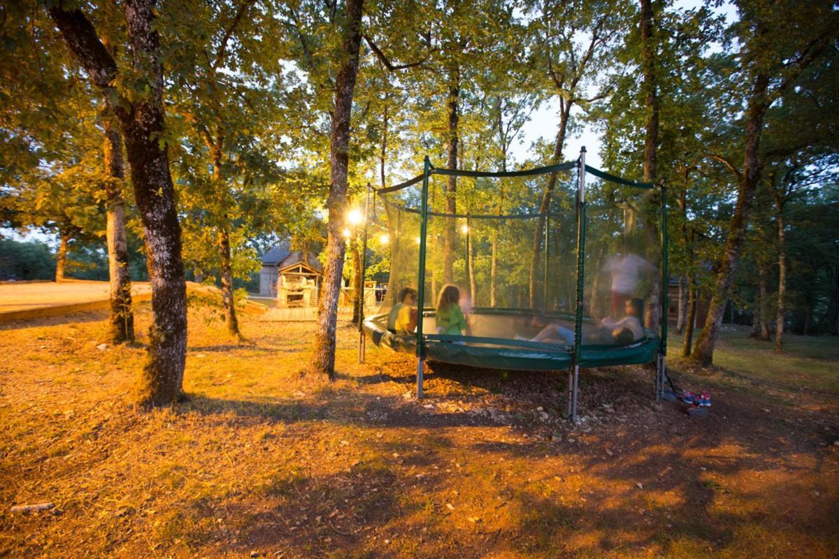 Le Bois De Faral Hotell Le Bastit Eksteriør bilde
